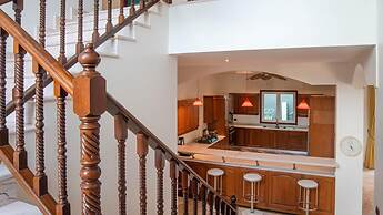 7 Bedroom Pool Villa in Kathu SV1