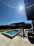 Luxurious Punta Cana Villa With Private Pool & Beach Access