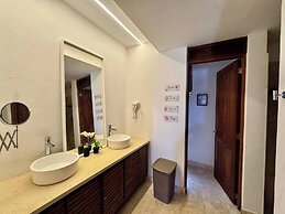 Luxurious Punta Cana Villa With Private Pool & Beach Access