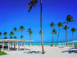 Luxurious Punta Cana Villa With Private Pool & Beach Access