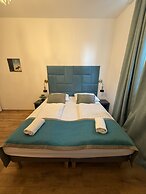 Bright 1BR Apt Near Top Vienna Sights