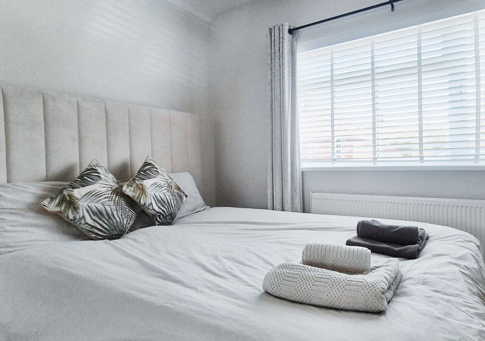 Cosy 2BR House on Quiet Street