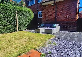 Cosy 2BR House on Quiet Street