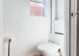 Cosy 2BR House on Quiet Street
