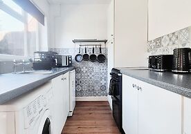 Cosy 2BR House on Quiet Street