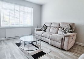 Cosy 2BR House on Quiet Street