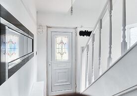 Cosy 2BR House on Quiet Street
