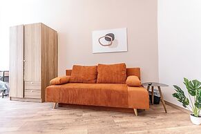 Chic 1BR Apt Walk to Vienna Sights
