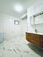 Spacious Budget Home Garden Stay