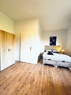 Spacious Budget Home Garden Stay