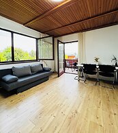 Spacious Budget Home Garden Stay