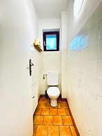 Spacious Budget Home Garden Stay