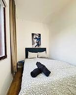 Spacious Budget Home Garden Stay