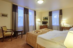 Hotel Hohenstaufen KG