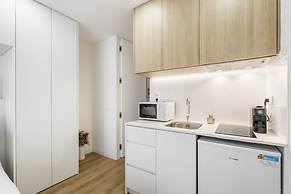Santa Barbara Flat by Minhos Guest
