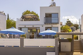 Lenias Sea View in Neo Chorio