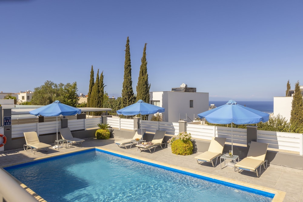 Lenias Sea View in Neo Chorio