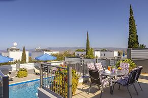 Lenias Sea View in Neo Chorio