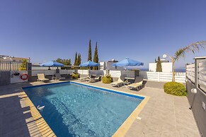Lenias Sea View in Neo Chorio