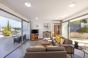 Lenias Sea View in Neo Chorio