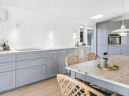 5 Star Holiday Home in Vaeggerlose