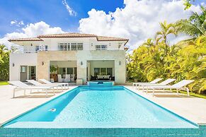 Villa Buganvilla 252 - 4BR Pool Jacuzzi Golf