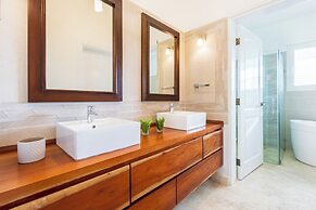 Villa Buganvilla 252 - 4BR Pool Jacuzzi Golf