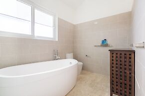 Villa Buganvilla 252 - 4BR Pool Jacuzzi Golf