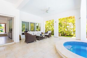 Villa Buganvilla 252 - 4BR Pool Jacuzzi Golf