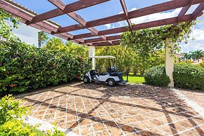 Villa Buganvilla 252 - 4BR Pool Jacuzzi Golf