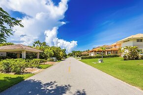 Villa Buganvilla 252 - 4BR Pool Jacuzzi Golf