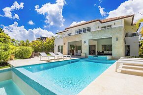 Villa Buganvilla 252 - 4BR Pool Jacuzzi Golf