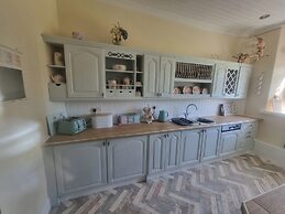 Ashleigh House