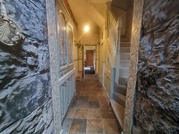 Ashleigh House