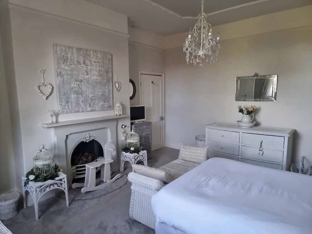 Ashleigh House