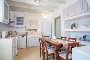 Villa Pisti by Apleton Villas Paros