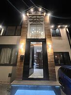 Elegant Family Home, 2x Jacuzzi Corner Bath