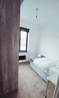 Elegant Family Home, 2x Jacuzzi Corner Bath