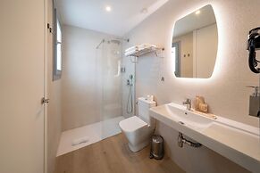 Sun & Moon Aparthotel