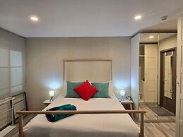 Pool Side Retreat- 1 BED TC-B105