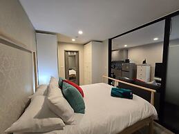 Pool Side Retreat- 1 BED TC-B105
