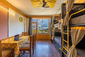 The Hosteller Manali, Old Manali