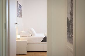 Rental in Rome Colosseo Modern Apartment