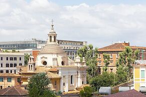 Rental in Rome Colosseo Modern Apartment