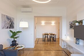Rental in Rome Colosseo Modern Apartment