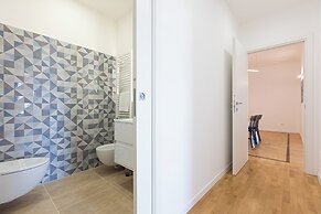 Rental in Rome Colosseo Modern Apartment