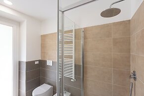 Rental in Rome Colosseo Modern Apartment