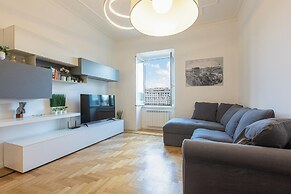 Rental in Rome Colosseo Modern Apartment