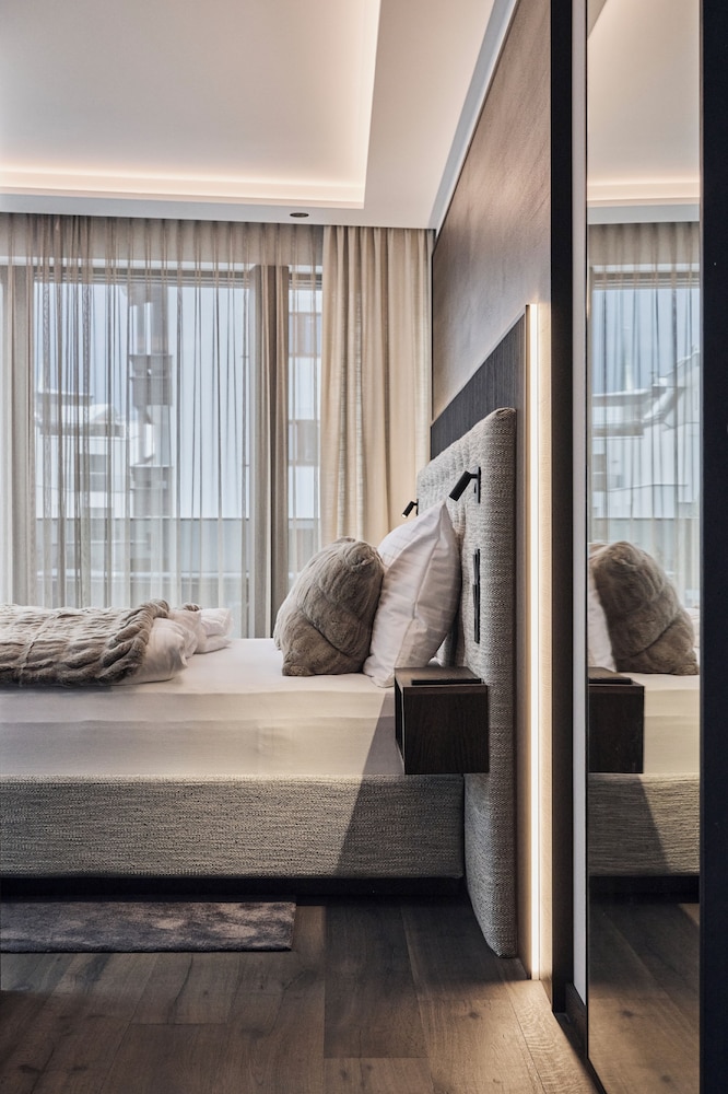 Chalet Ischgl - Modern Luxury Residences