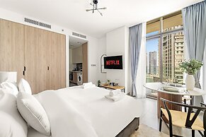 Peninsula One - 1710 Studio
